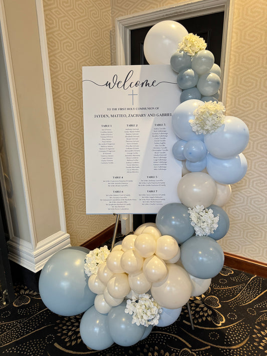 Seating chart and balloon garland